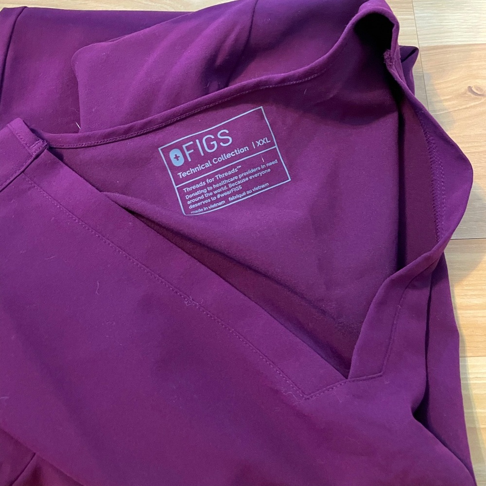 FIGS Deep Purple Scrub Top XXL